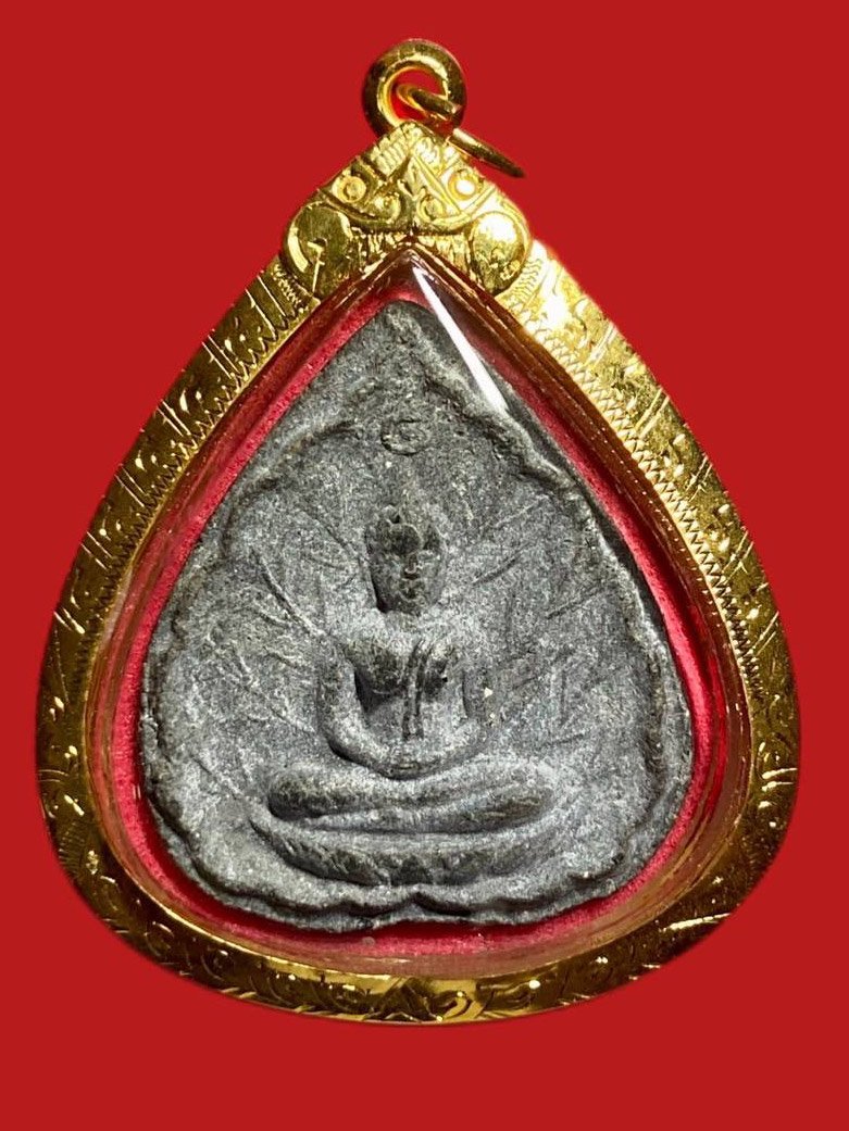 303955 หลวงปู่โต๊ะวัดประดู่ฉิมพลี  พระผงประจำวันเกิด  เนื้อใบลาน ปี 2520 กทม.